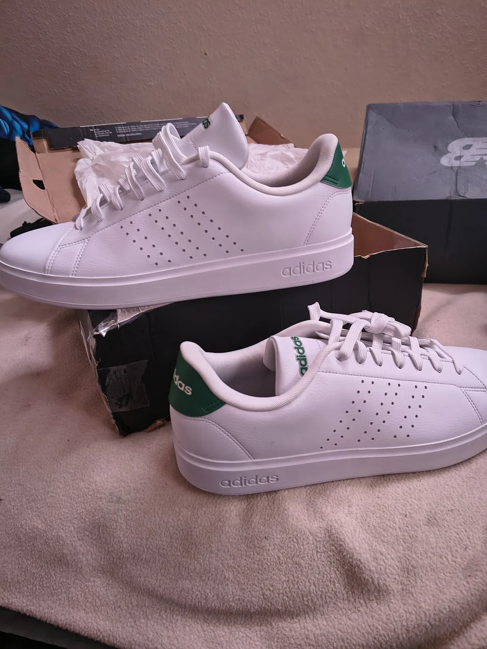 Brand New white N Green Advantage 2.0 Adidas Shoes Mens 13